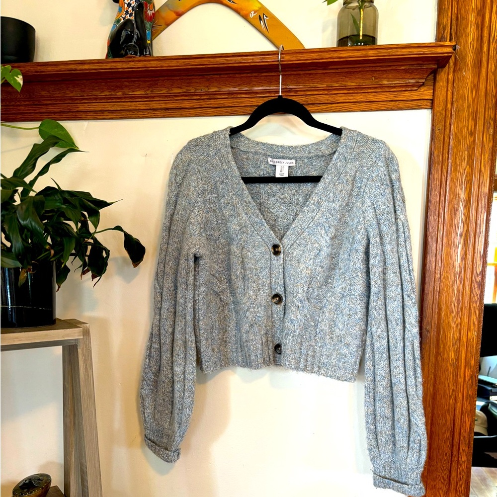 Cropped knit cardigan